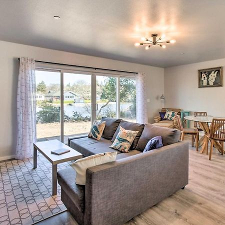 Canal Cottage Retreat With Dock And Waterfront Views 오션 쇼어스 외부 사진