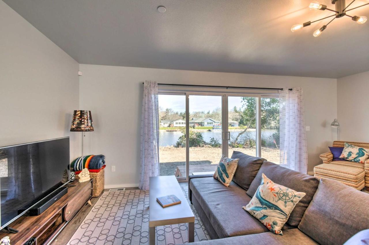 Canal Cottage Retreat With Dock And Waterfront Views 오션 쇼어스 외부 사진